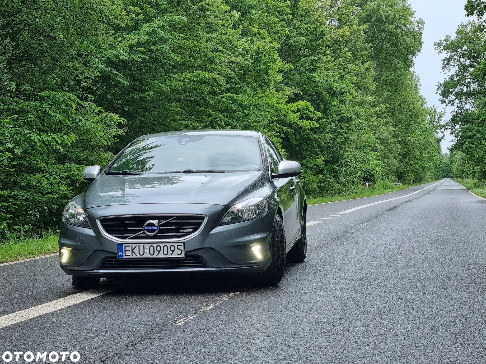 Volvo V40 D2 R-Design - 13