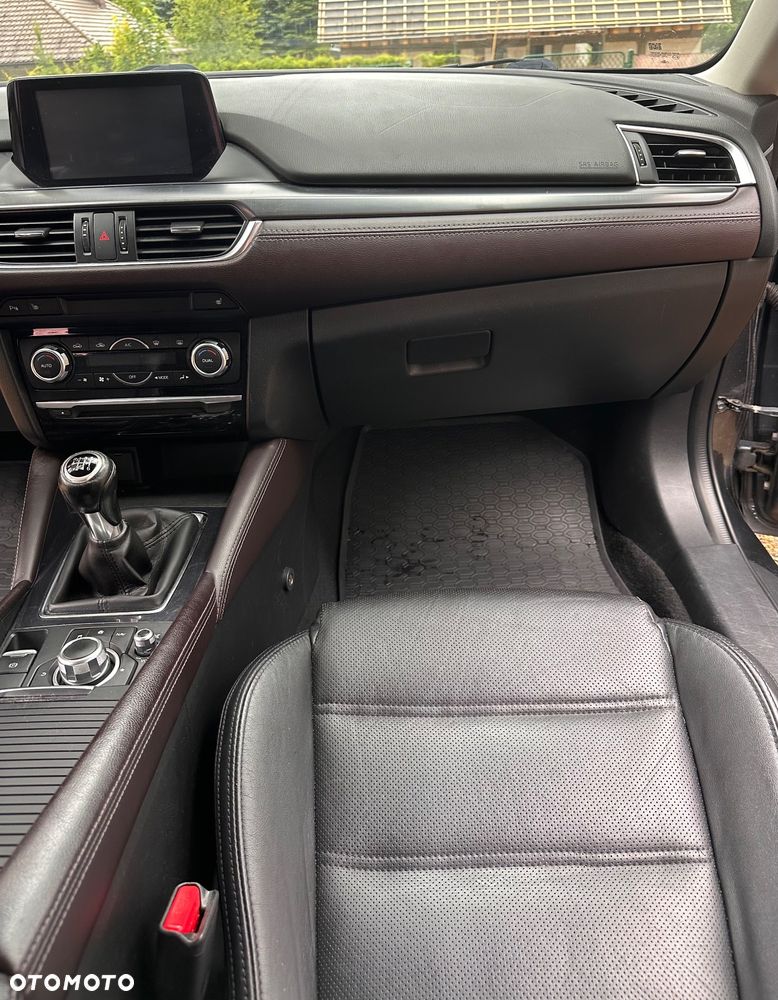 Mazda 6 - 12