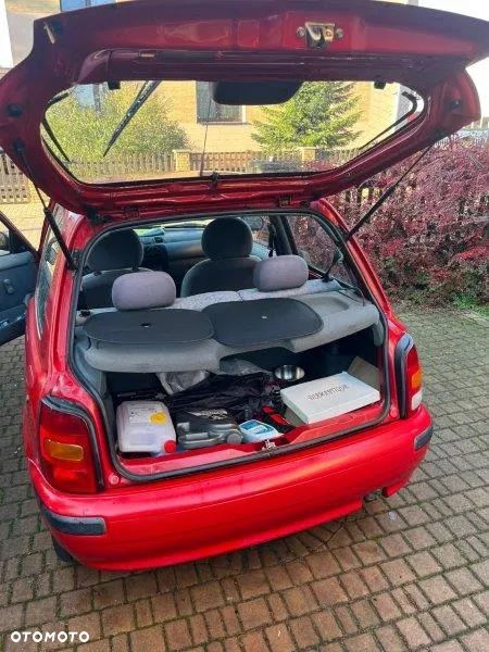 Nissan Micra 1.0 L - 5