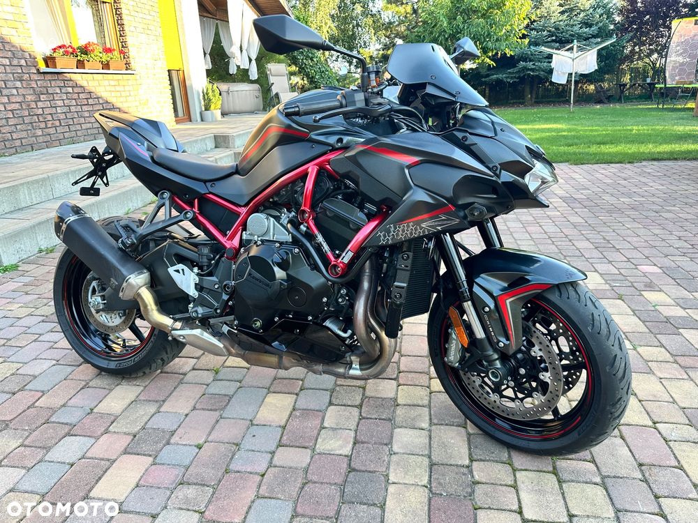 Kawasaki H2 - 21