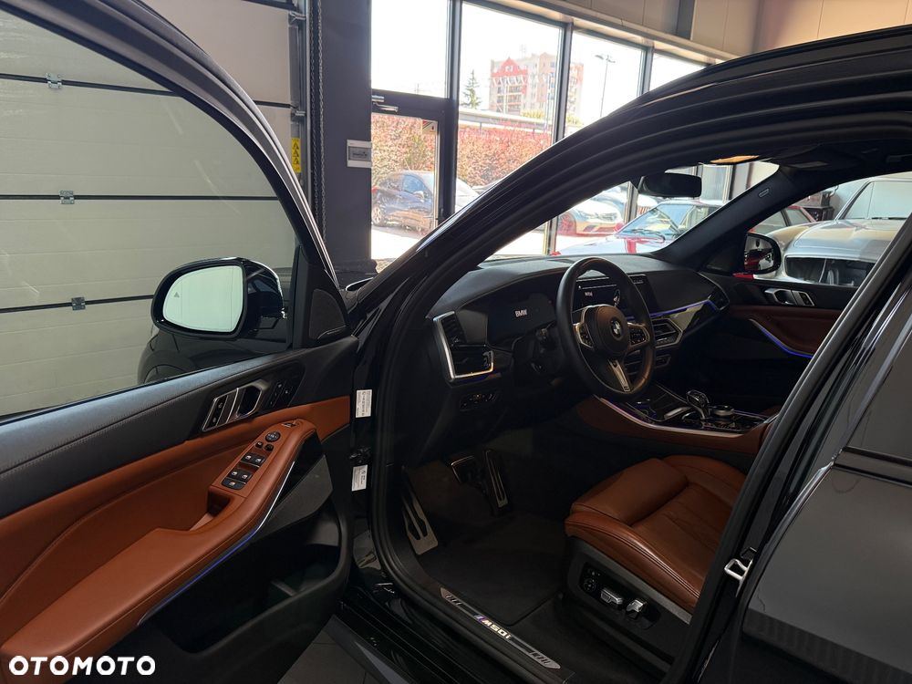 BMW X5 M M50i - 10