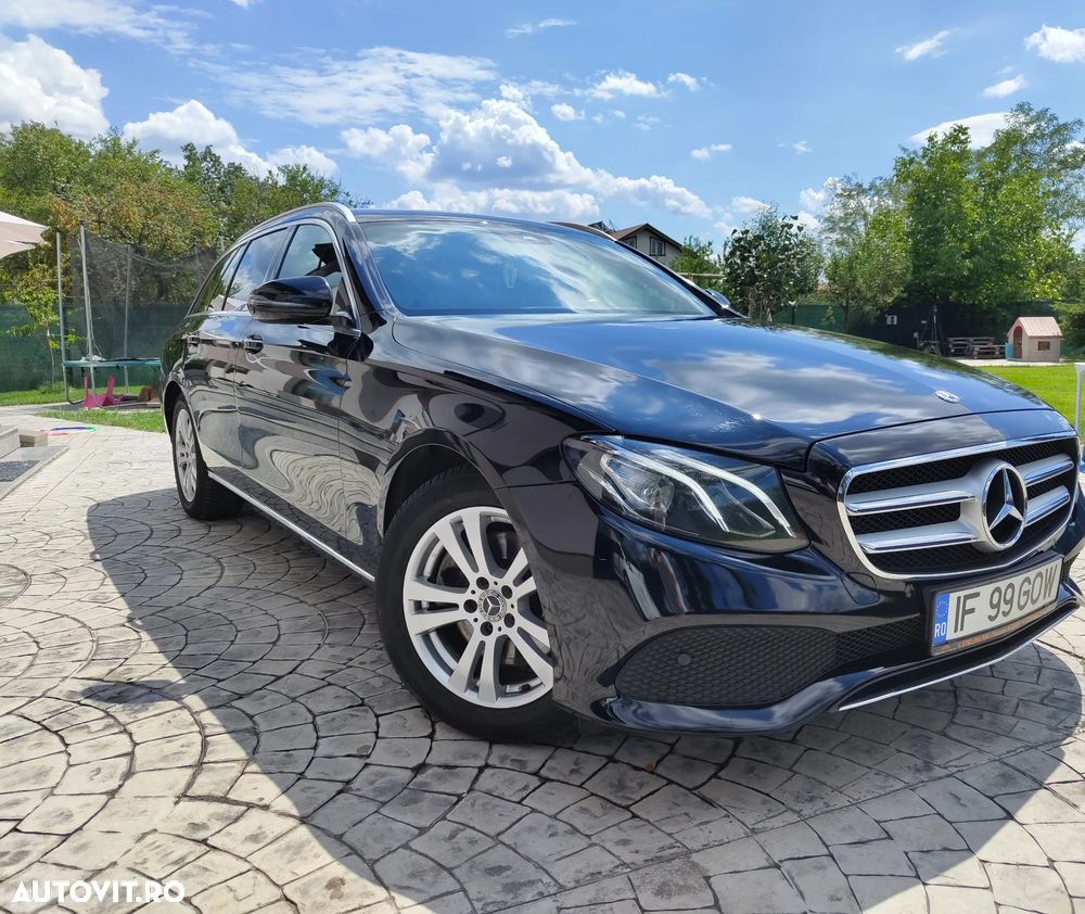 Mercedes-Benz E 220 d 4Matic T 9G-TRONIC - 2