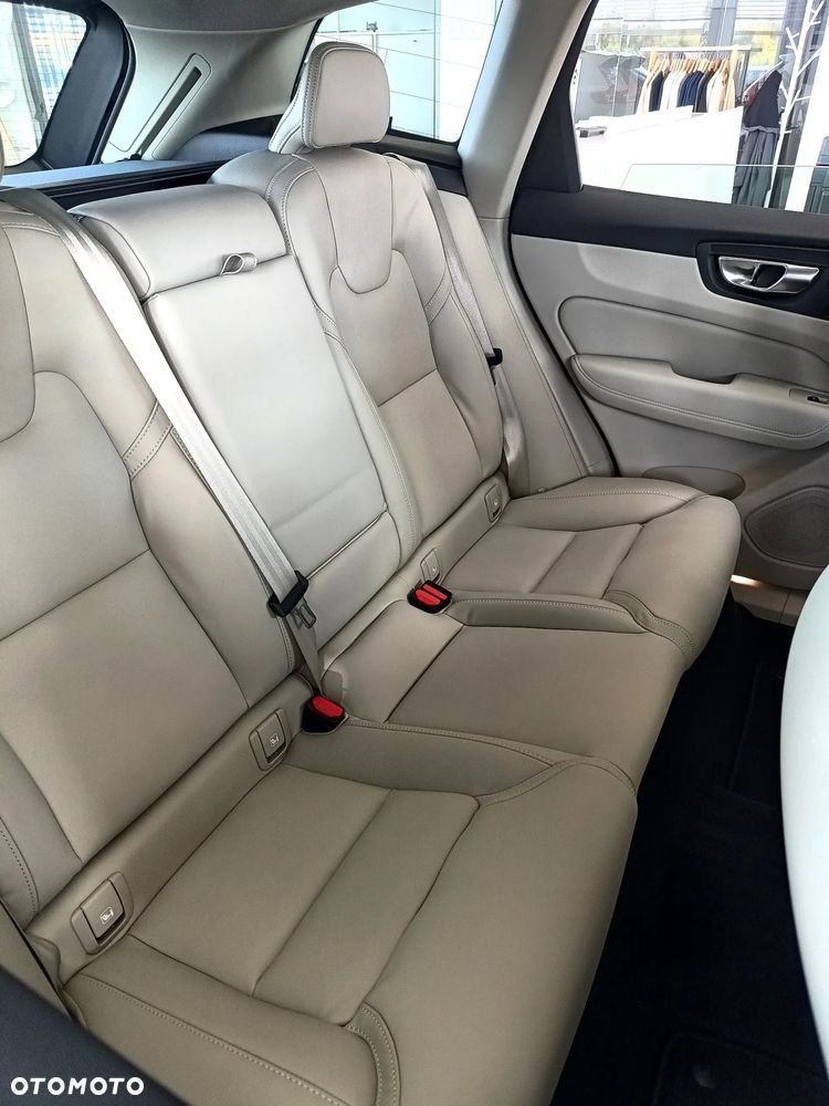 Volvo XC 60 B5 B AWD Plus Dark - 10