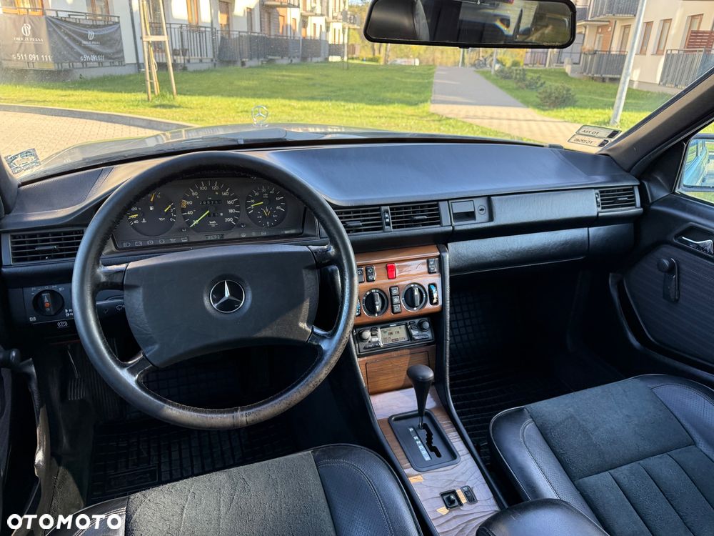 Mercedes-Benz W124 (1984-1993) - 22