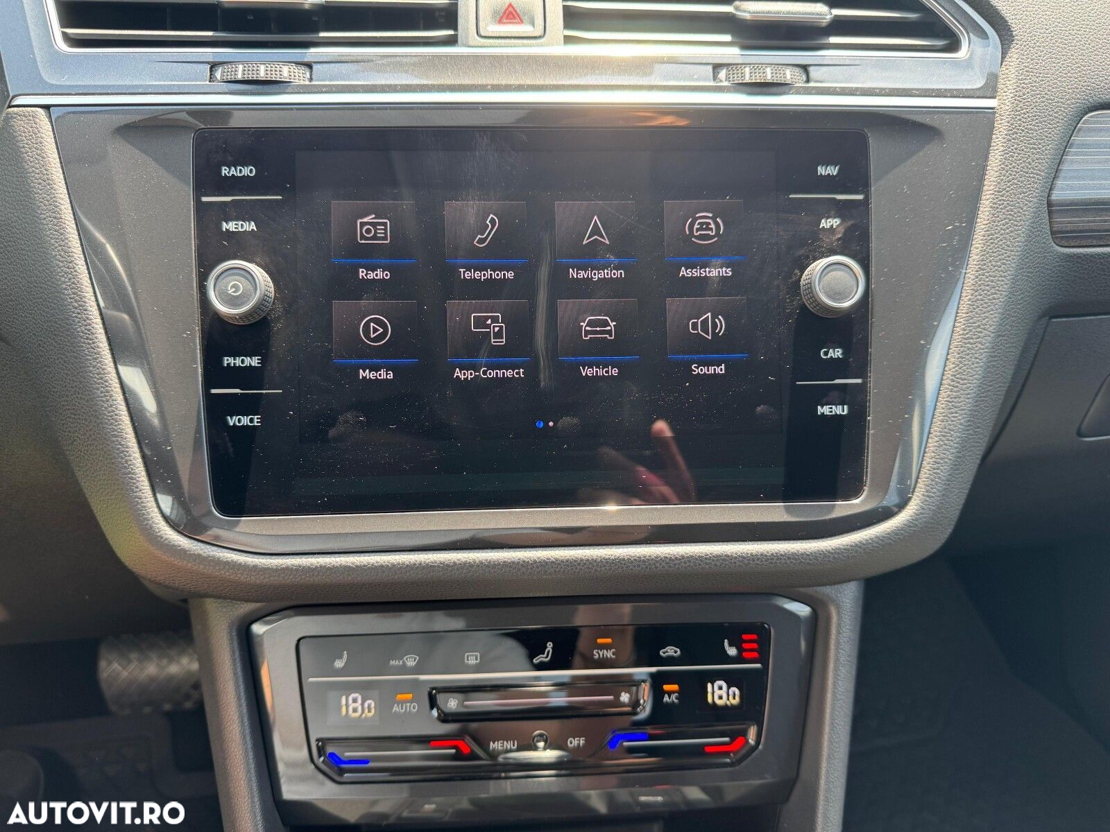 Volkswagen Tiguan - 12