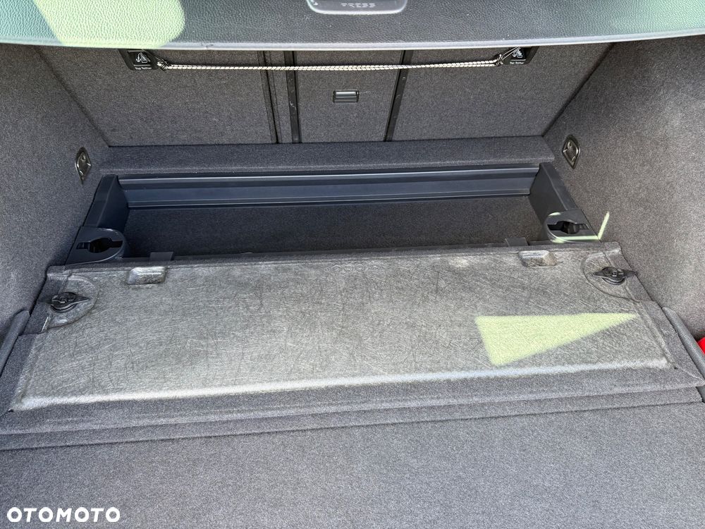 Volkswagen Golf - 23