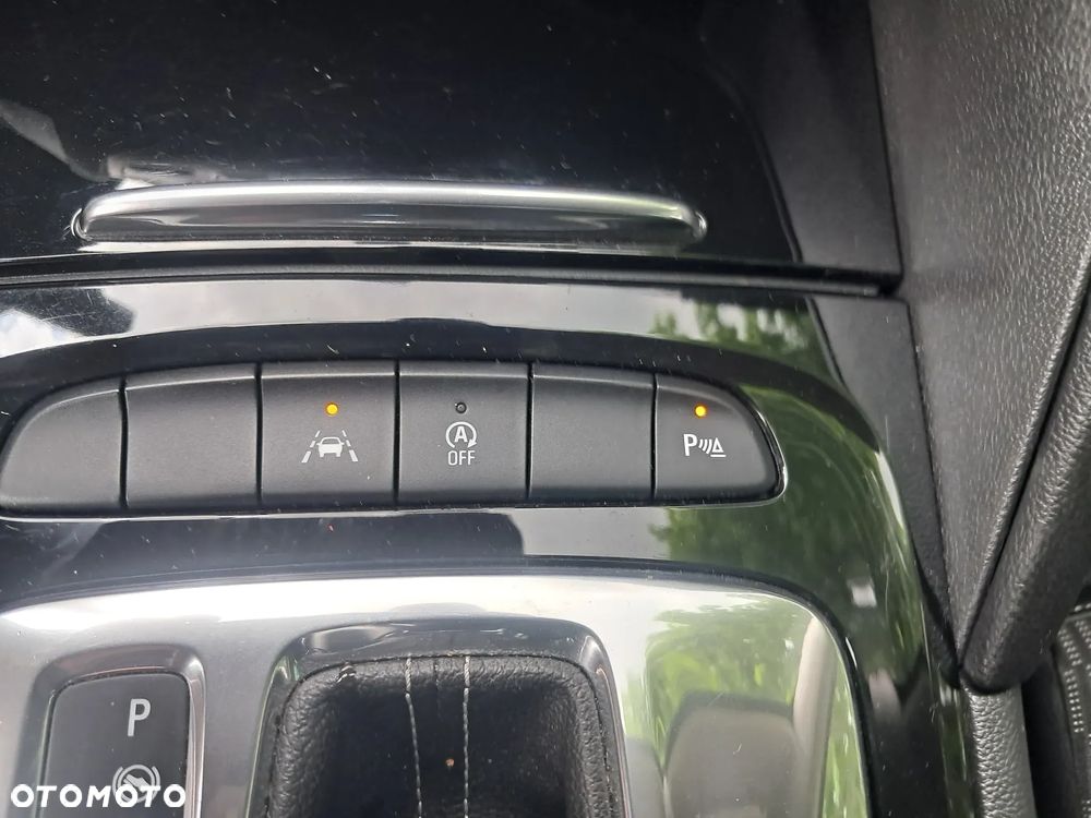 Opel Insignia 2.0 BiTurbo 4x4 Exclusive - 26