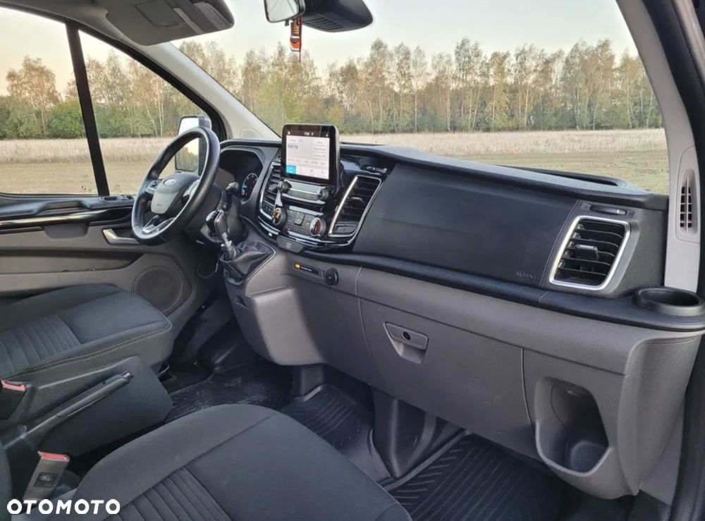 Ford TRANSIT CUSTOM - 8