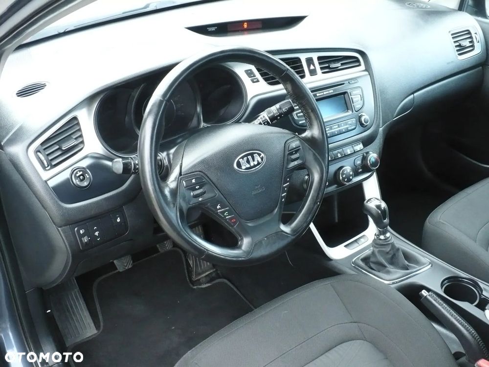 Kia Ceed 1.6 GDI Dream-Team Edition - 13