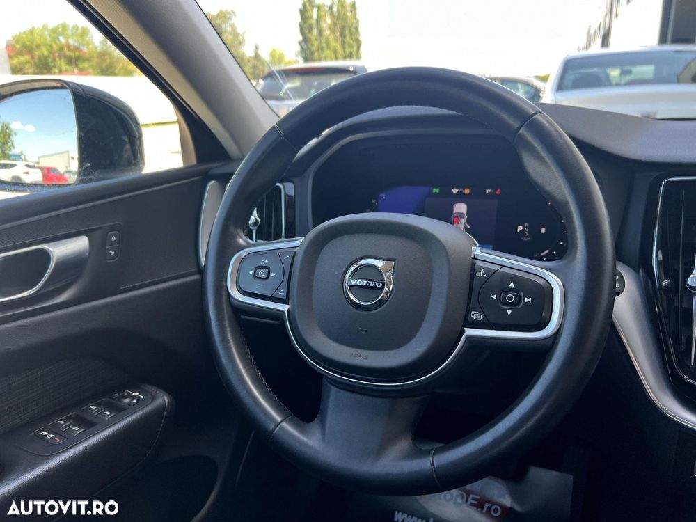 Volvo XC 60 B4 MHEV AT AWD Core - 11