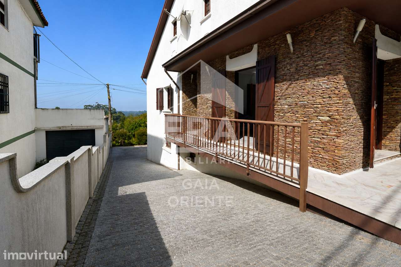 Moradia T4 Com Jardim e Garagem - Grande imagem: 4/42