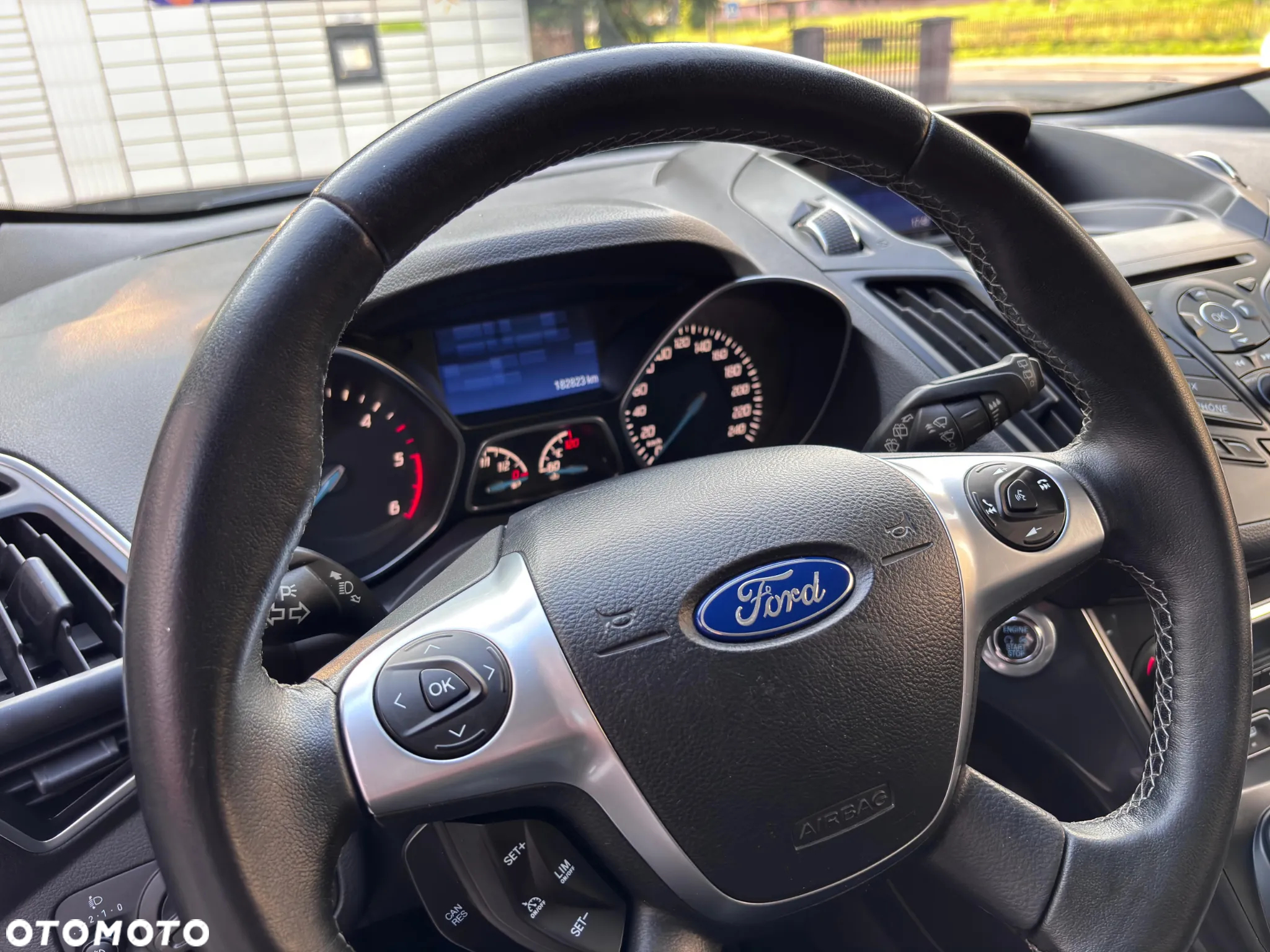 Ford Kuga - 32