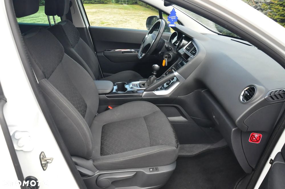 Peugeot 3008 1.6 BlueHDi Style S&S - 32