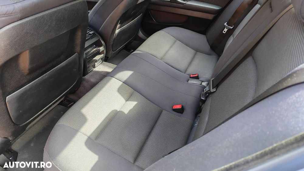 BMW Seria 5 520d Aut. - 13