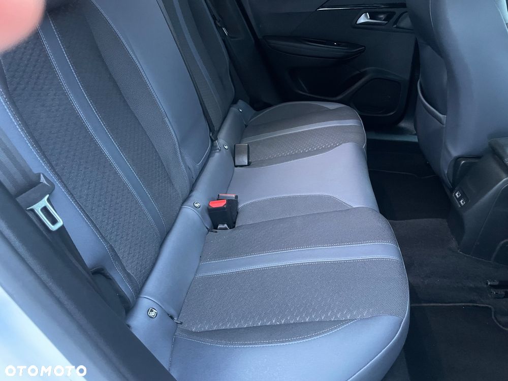 Peugeot 2008 1.5 BlueHDi Allure Pack S&S EAT8 - 24