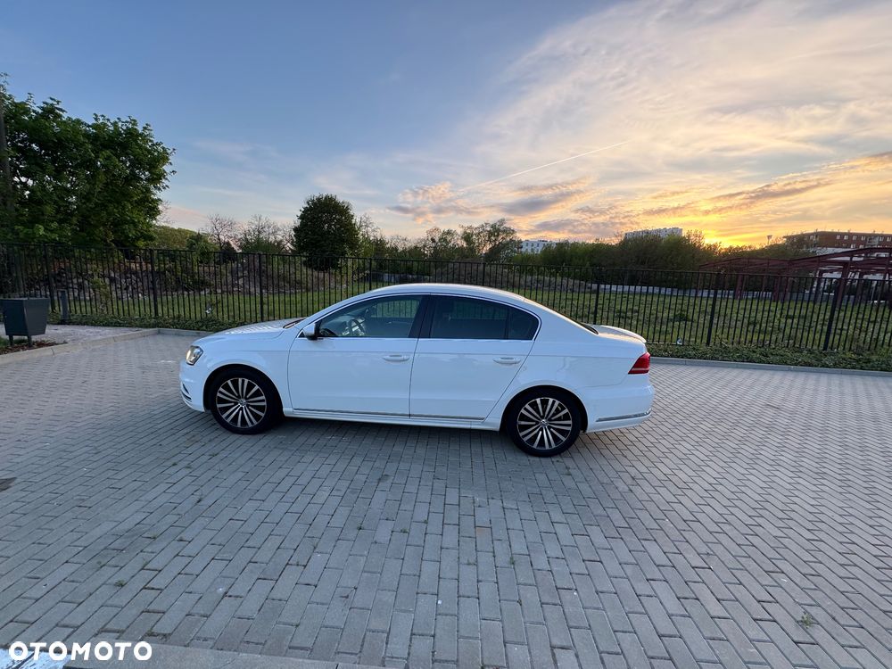 Volkswagen Passat 2.0 TDI Highline R-Style - 7