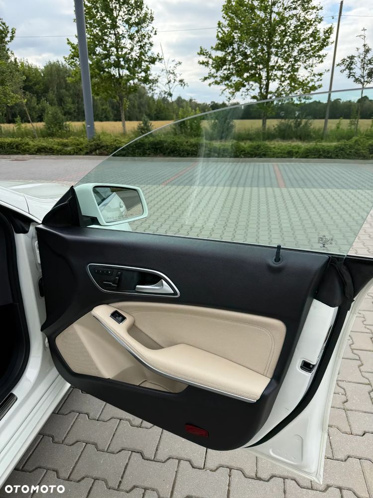 Mercedes-Benz CLA 250 7G-DCT - 24