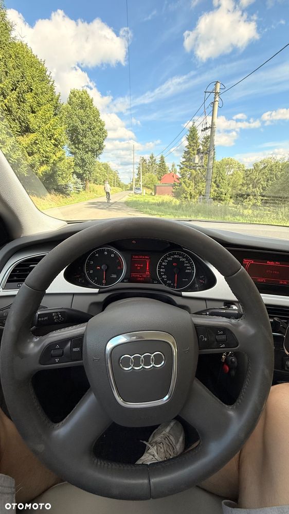 Audi A4 Limousine - 12