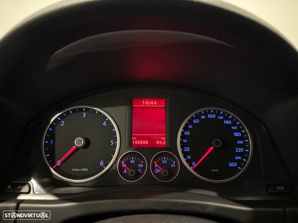 VW Tiguan 2.0 TDI Sport 4Motion - 38