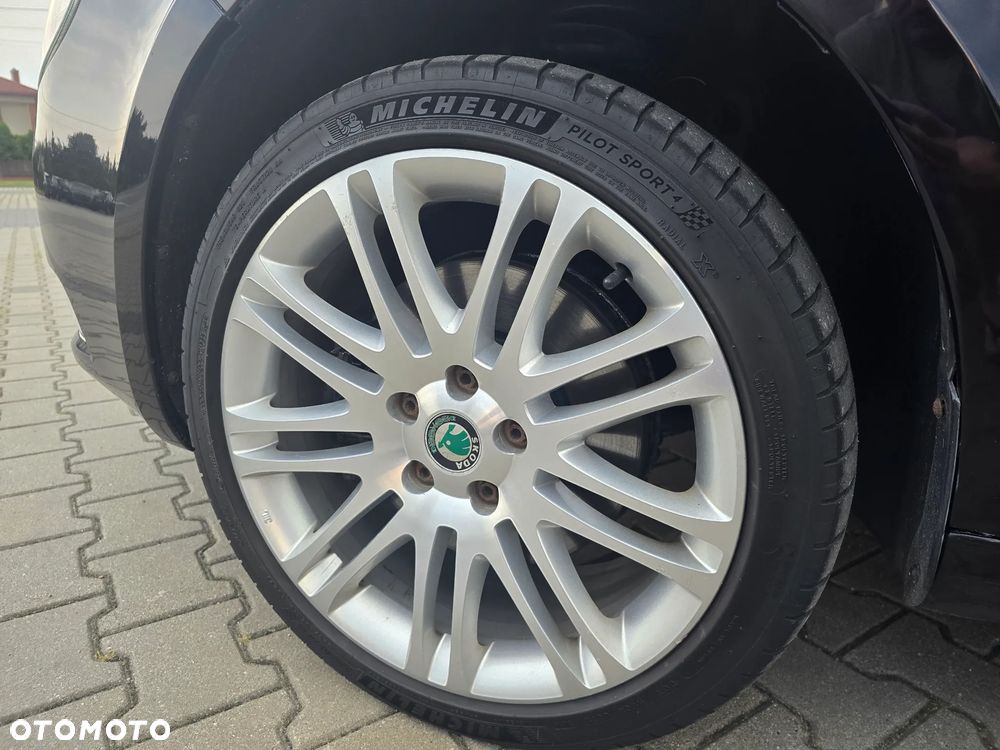 Skoda Superb 2.0 TDI 4x4 Elegance - 35