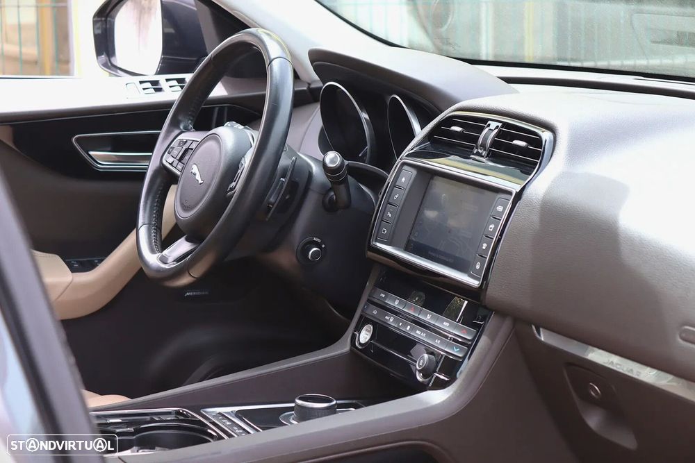 Jaguar F-Pace 20d Aut. Prestige - 26