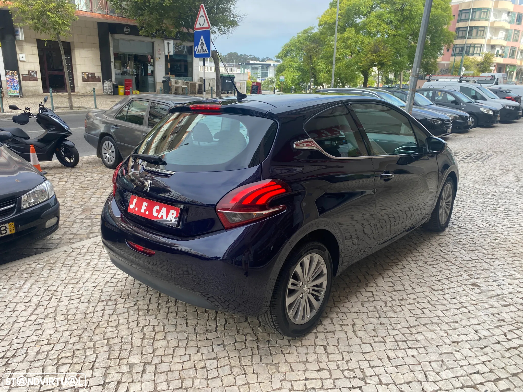 Peugeot 208 1.2 PureTech GT Line - 20