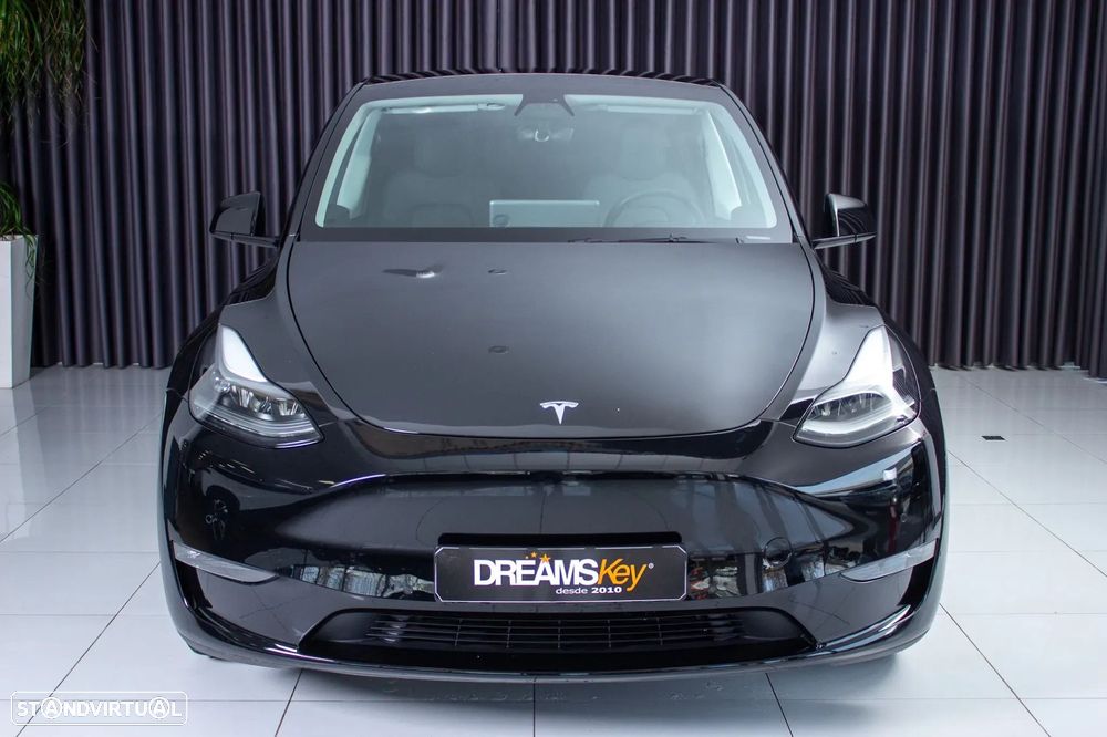 Tesla Model Y Performance Dual Motor AWD - 2