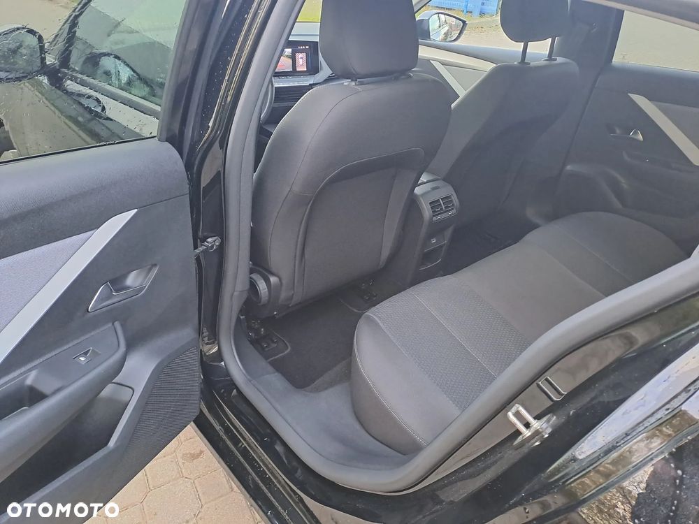 Opel Astra 1.5 D Automatik Business Edition - 10