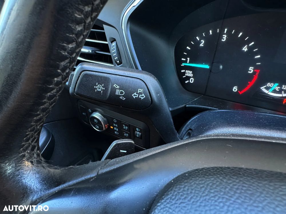 Ford Kuga 2.0 EcoBlue 4x4 Aut. TITANIUM - 37