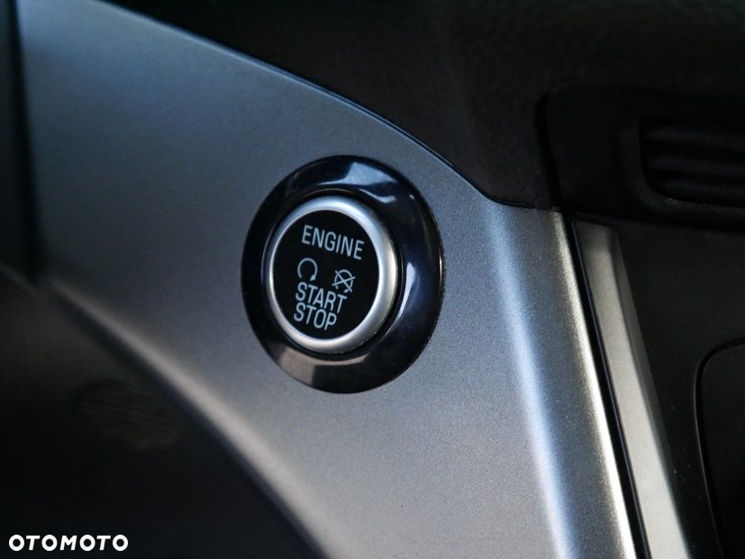 Ford Kuga - 24
