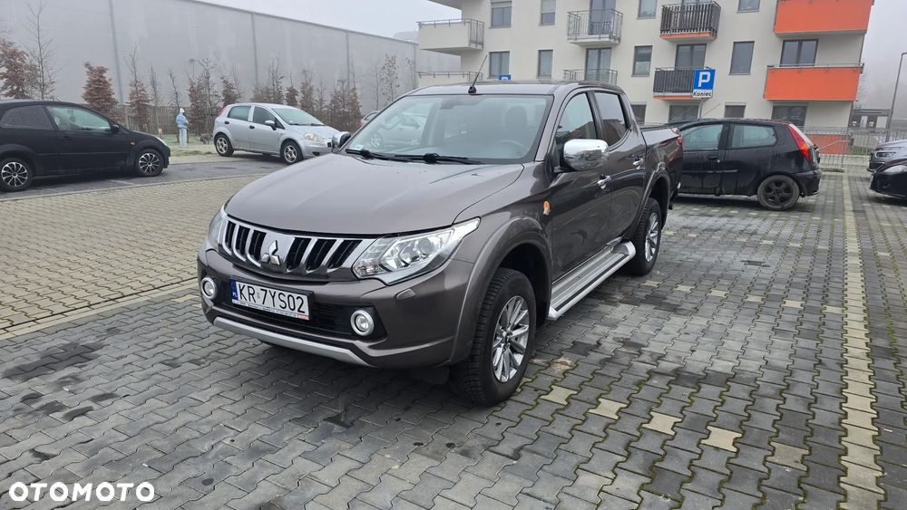 Mitsubishi L200 2.4 d DC Instyle - 8
