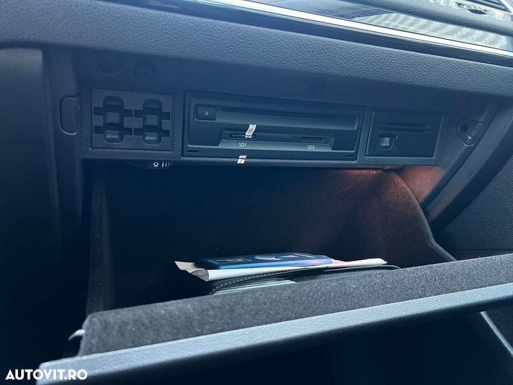 Volkswagen Golf 1.5 eTSI OPF DSG R-Line - 41