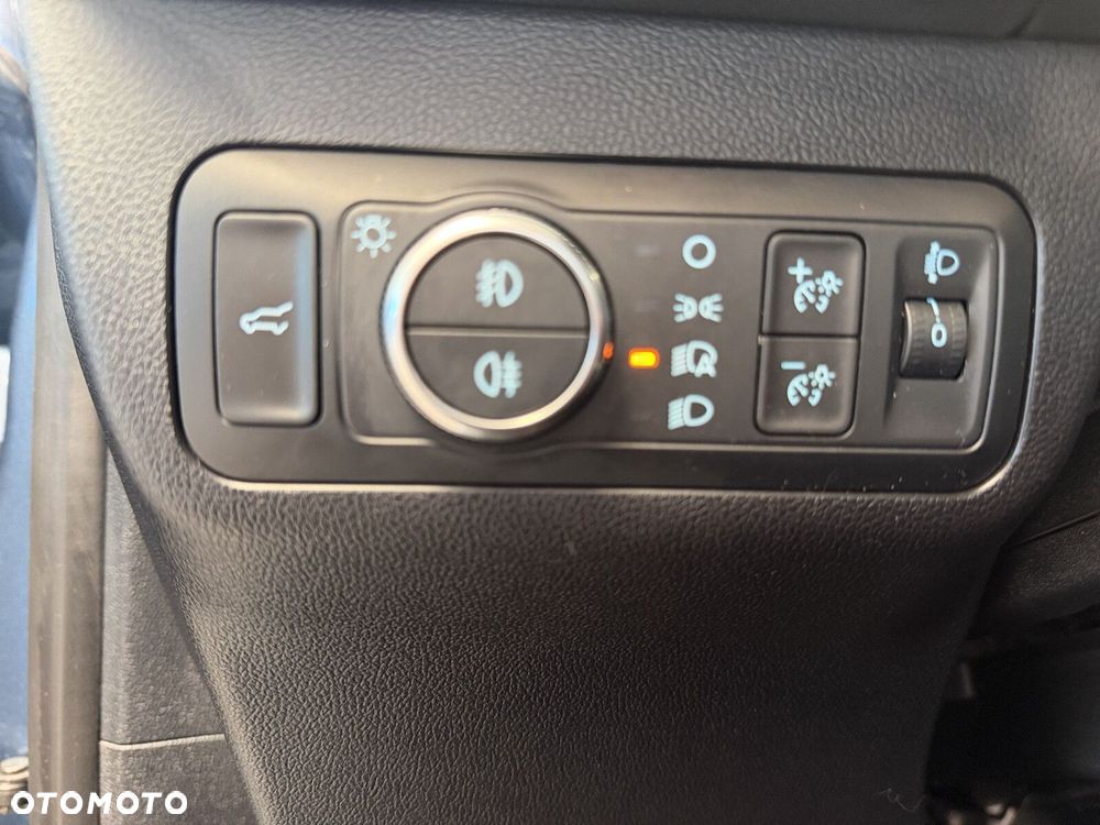 Ford Kuga - 23