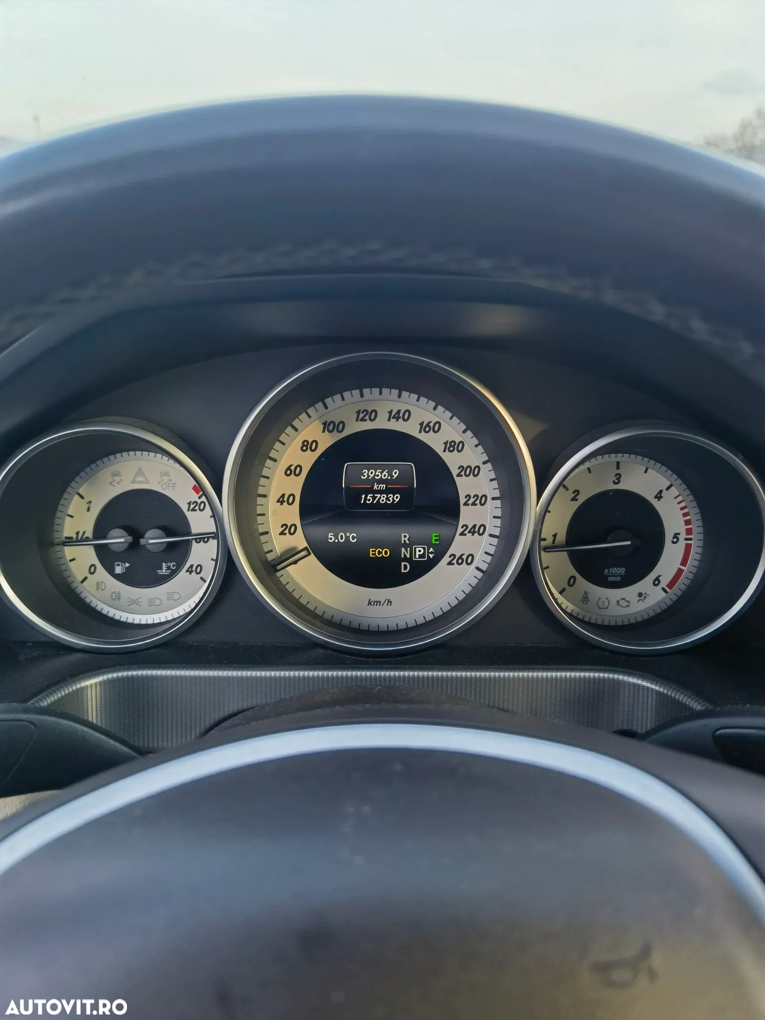 Mercedes-Benz E 220 BlueTEC BlueEFFICIENCY 7G-TRONIC Edition Elegance - 4