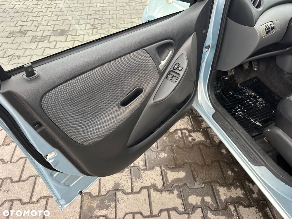 Toyota Yaris 1.3 Edition - 31
