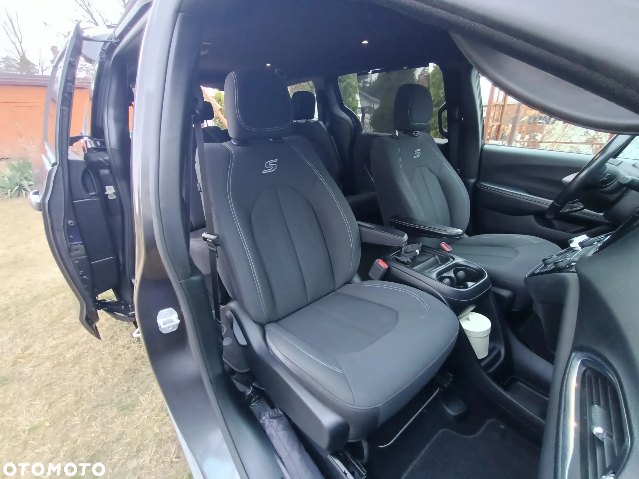 Chrysler Pacifica - 9