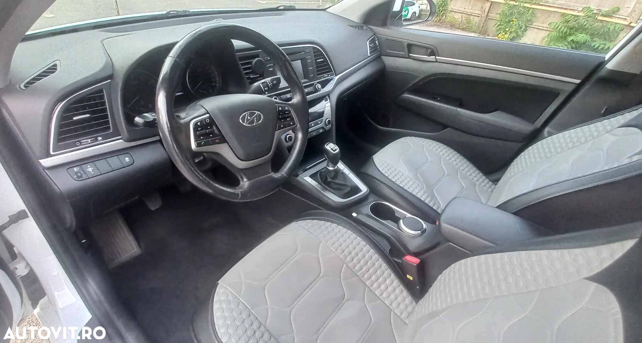 Hyundai Elantra 1.6 MPi Highway - 11