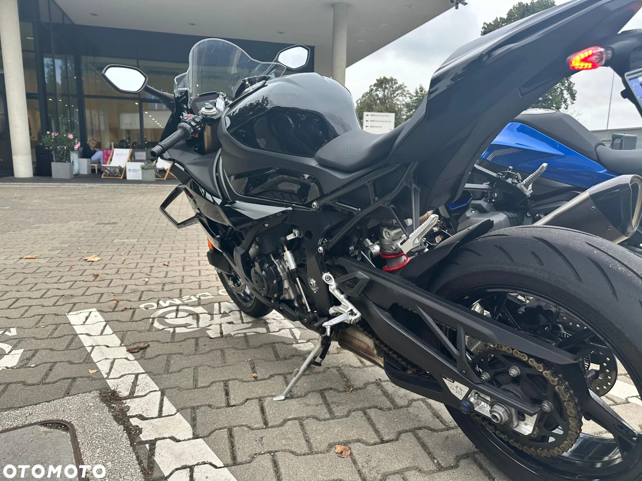 BMW S - 6