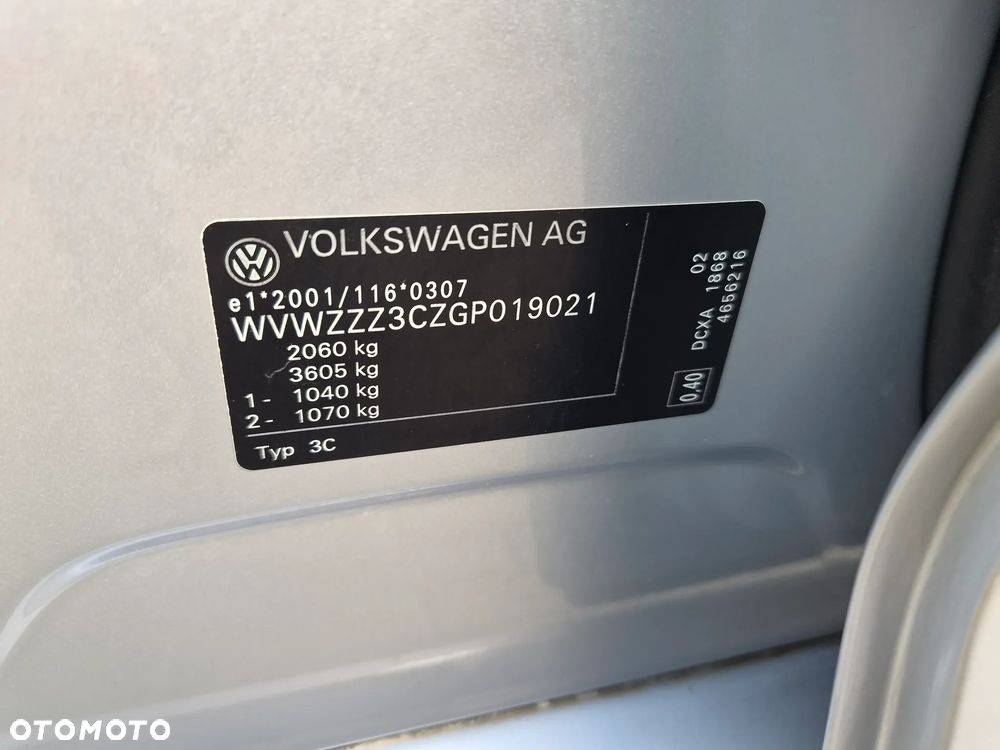 Volkswagen Passat 1.6 TDI BMT Trendline - 26