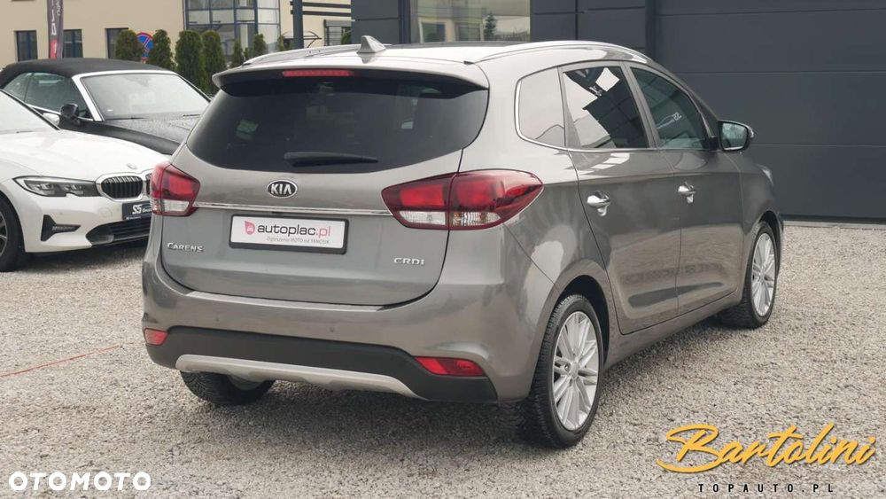 Kia Carens - 7
