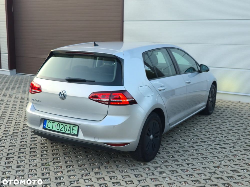 Volkswagen Golf - 17