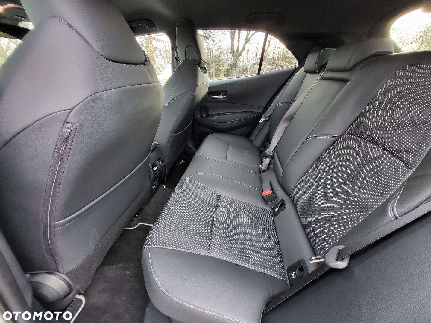 Toyota Corolla 1.8 Hybrid Executive - 19
