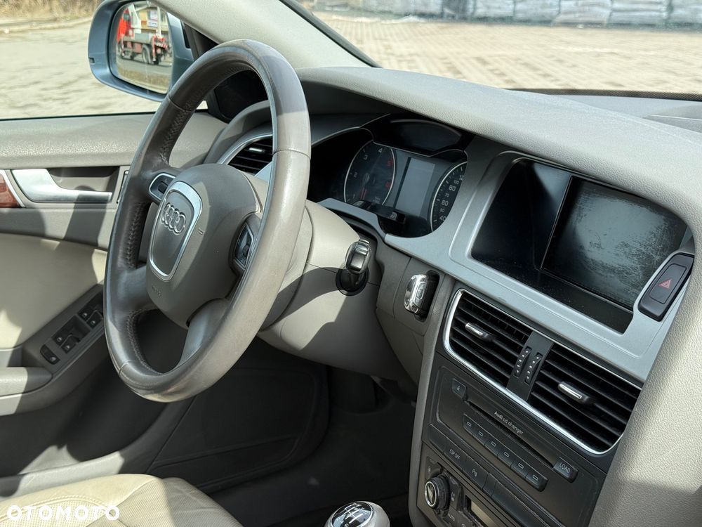 Audi A4 Limousine - 16