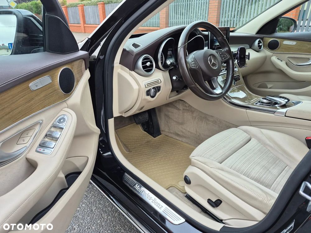 Mercedes-Benz Klasa C 220 d 4-Matic 9G-TRONIC - 12