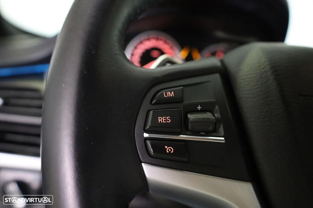 BMW X5 25 d sDrive Comfort 7L - 36