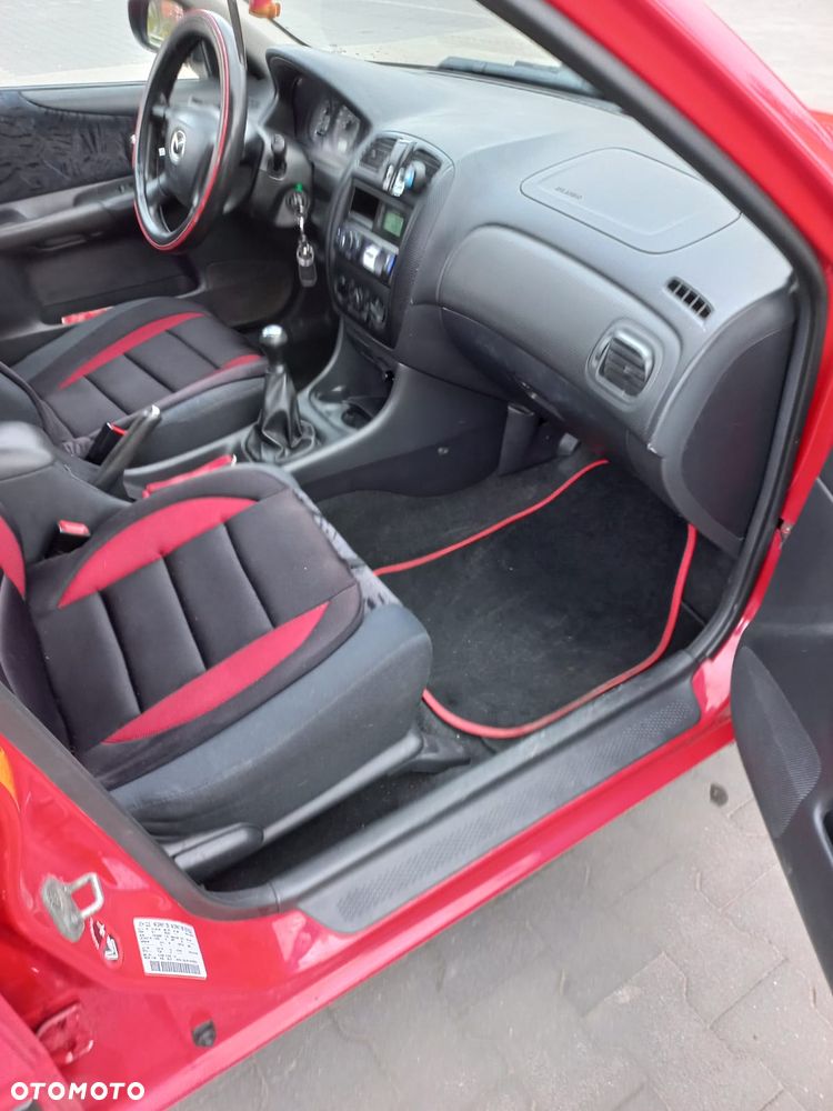 Mazda 323F - 9