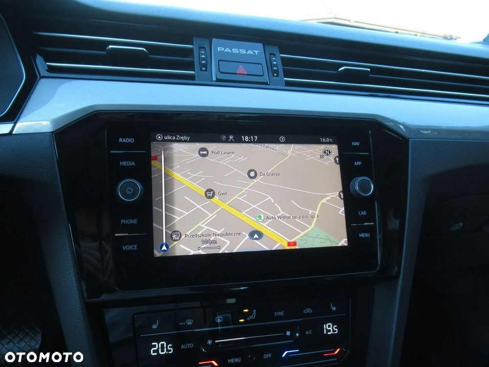 Volkswagen Passat - 18