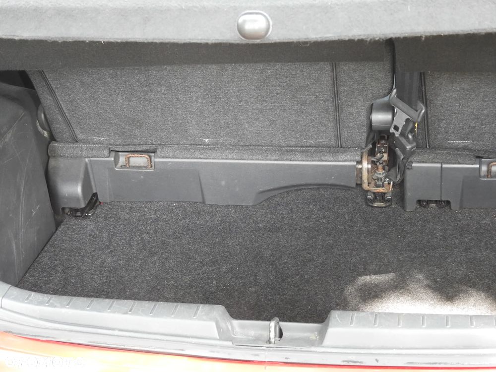 Toyota Yaris 1.0 Entry - 32
