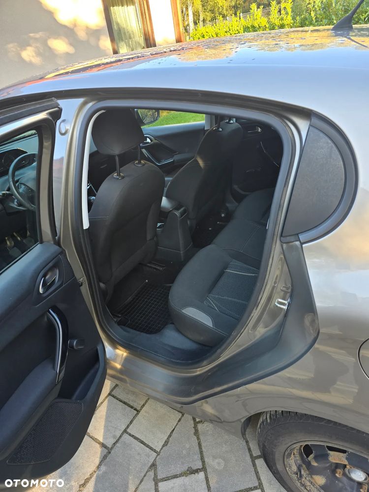 Peugeot 208 1.2 VTi Business Line - 5