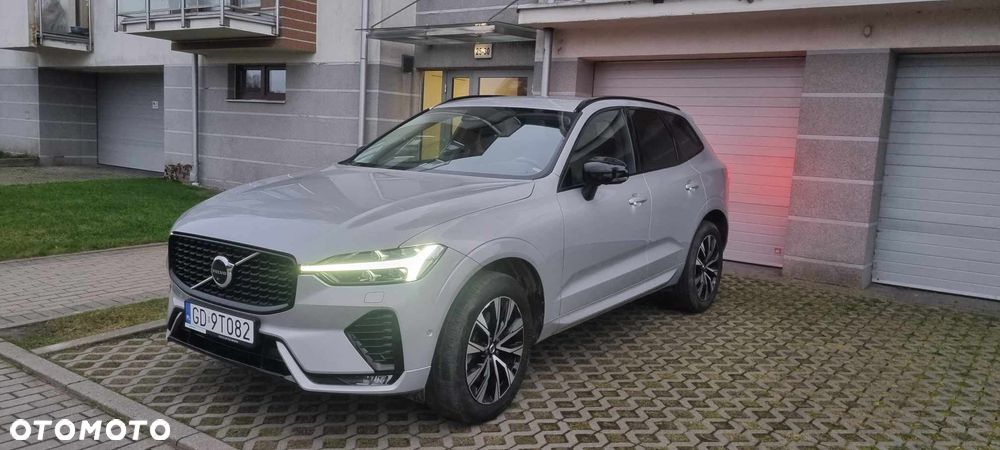 Volvo XC 60 B4 D AWD Plus Dark - 3